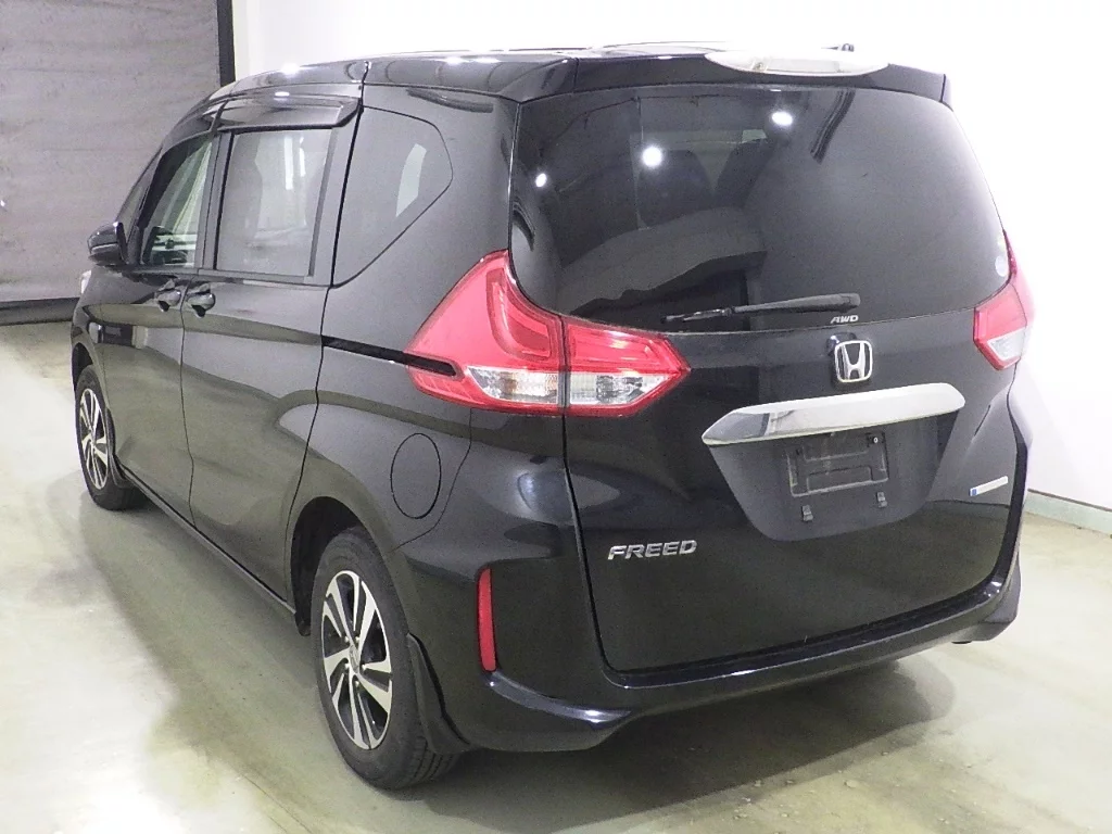 Honda Freed  с аукциона в Японии
