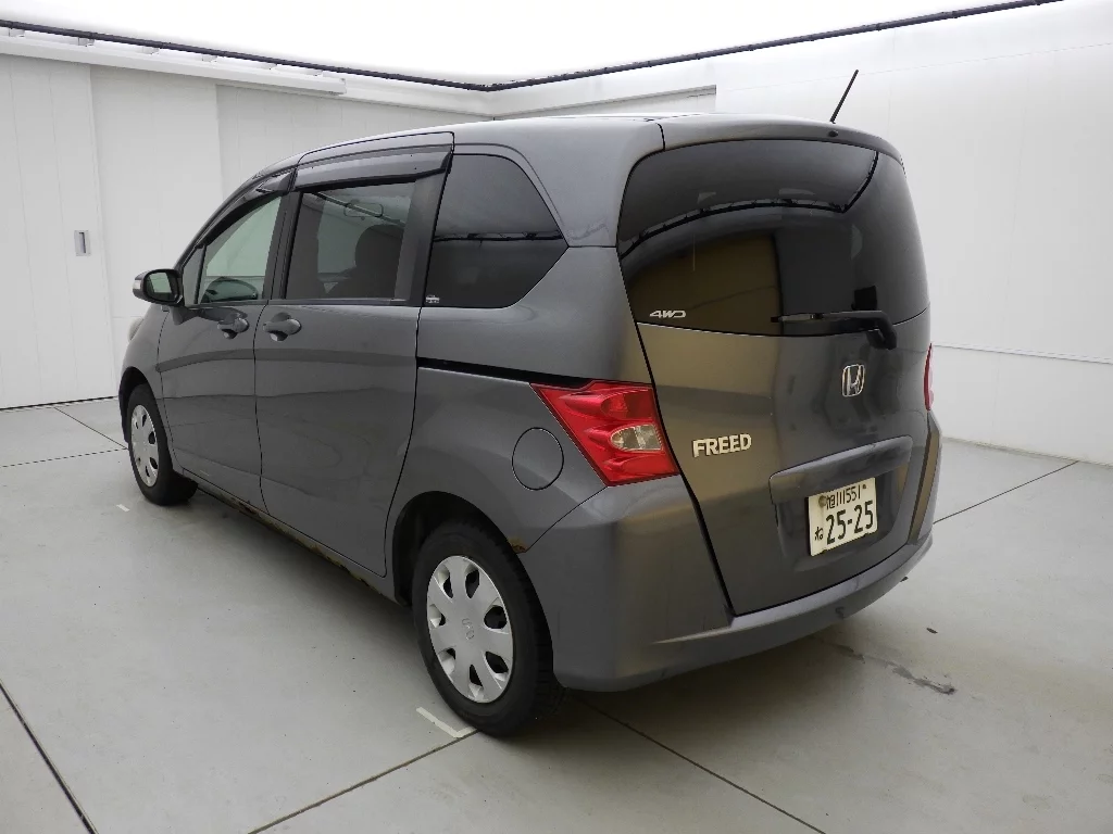 Honda Freed  с аукциона в Японии