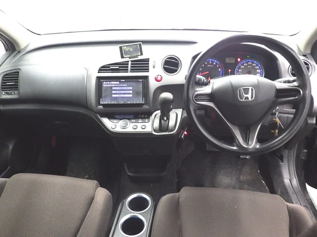 Honda Stream  с аукциона в Японии