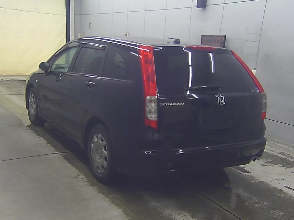 Honda Stream  с аукциона в Японии