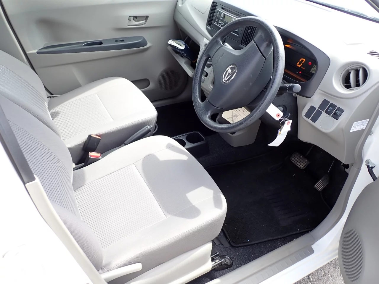 Daihatsu Mira e:S  с аукциона в Японии