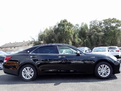 Toyota CROWN HYBRID