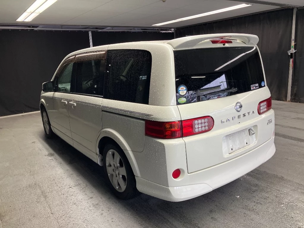 Nissan Lafesta  с аукциона в Японии