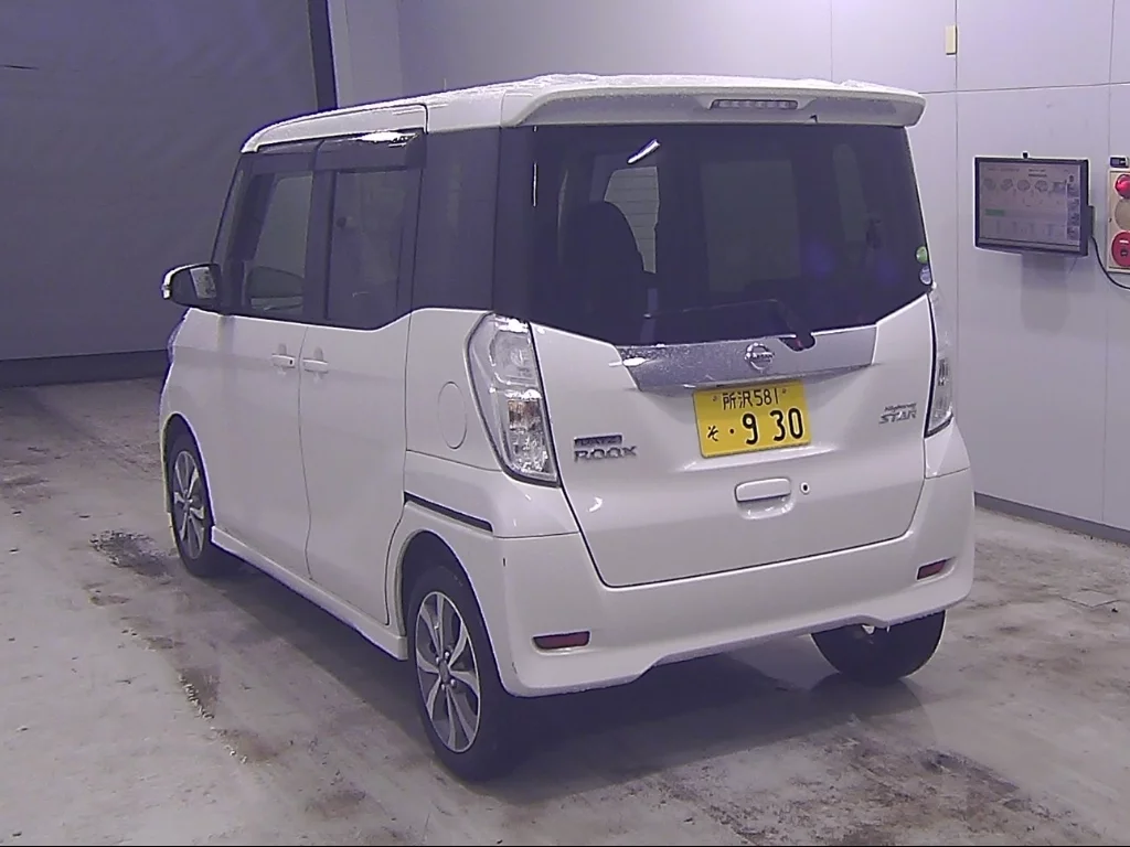 Nissan Dayz Roox  с аукциона в Японии