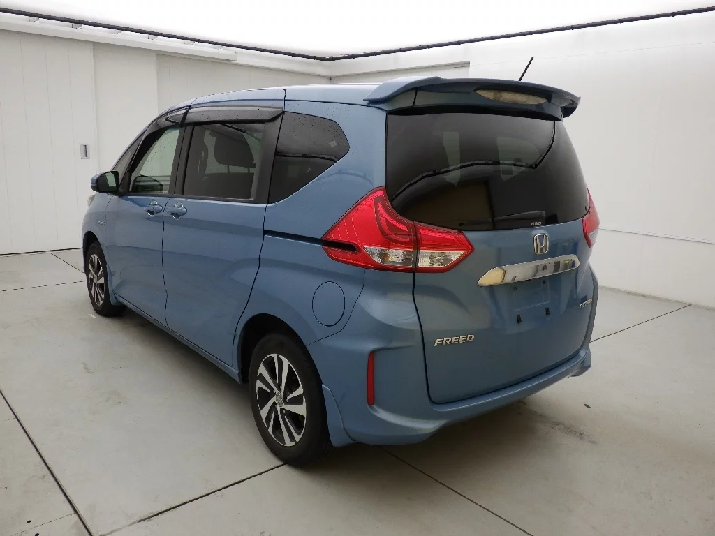Honda Freed  с аукциона в Японии