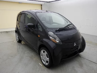 Mitsubishi i