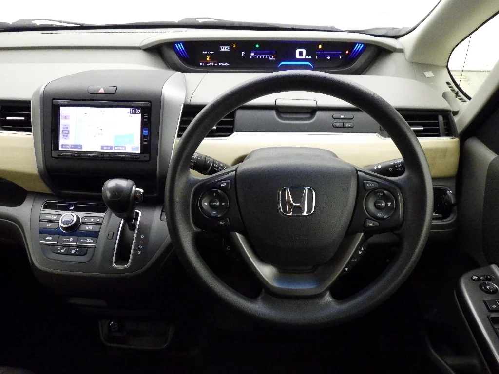 Honda Freed  с аукциона в Японии