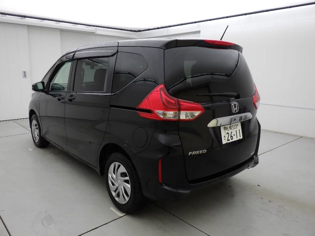 Honda Freed  с аукциона в Японии