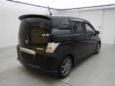 Honda Freed Spike