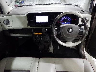 SUZUKI MRWAGON