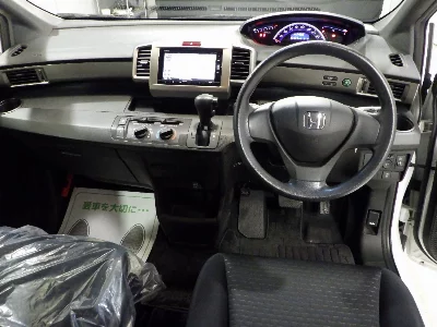 HONDA FREED SPIKE
