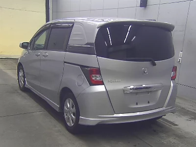 Honda Freed Spike