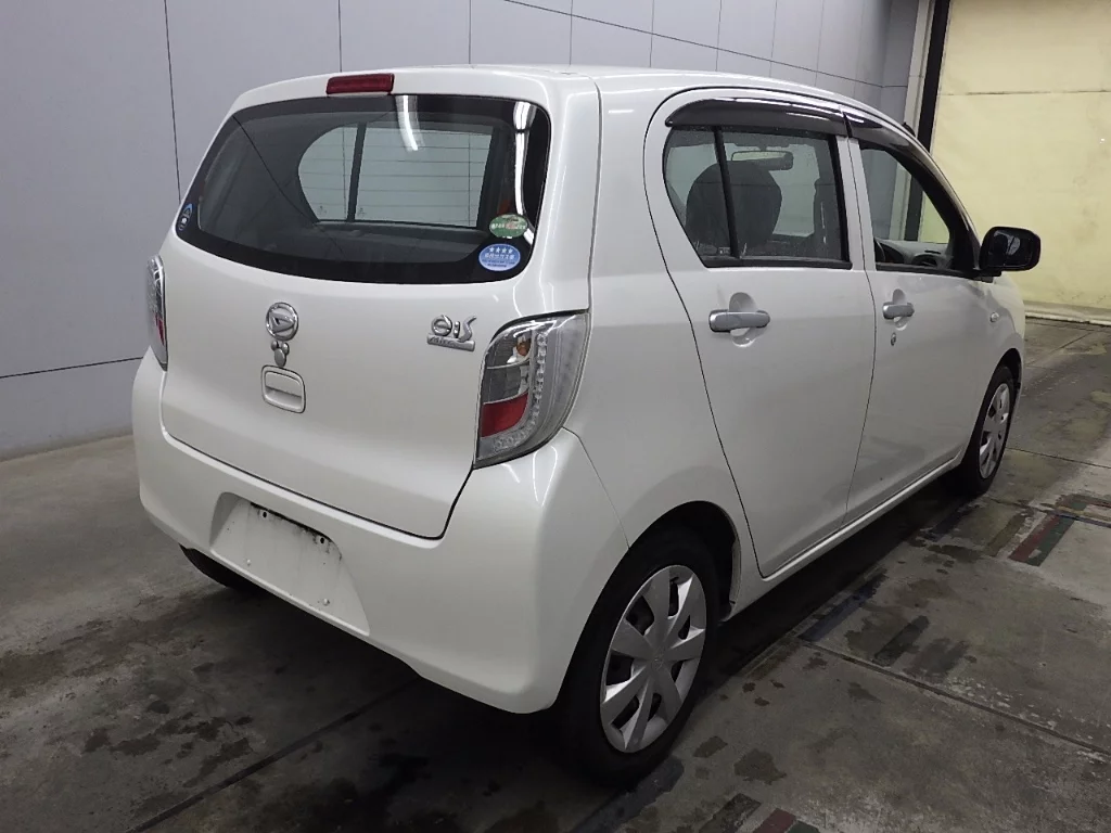 Daihatsu Mira e:S  с аукциона в Японии