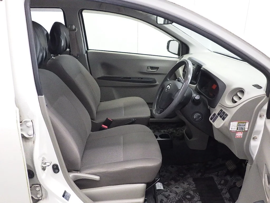 Daihatsu Mira e:S  с аукциона в Японии