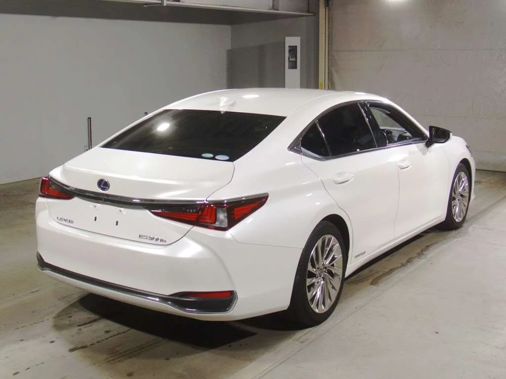 Lexus ES300h  с аукциона в Японии