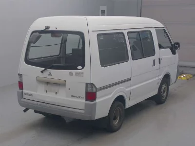 Mitsubishi Delica Van