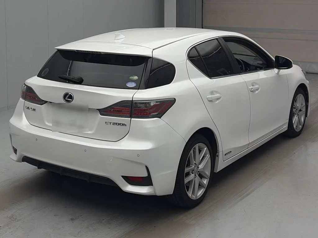 Lexus CT200h  с аукциона в Японии