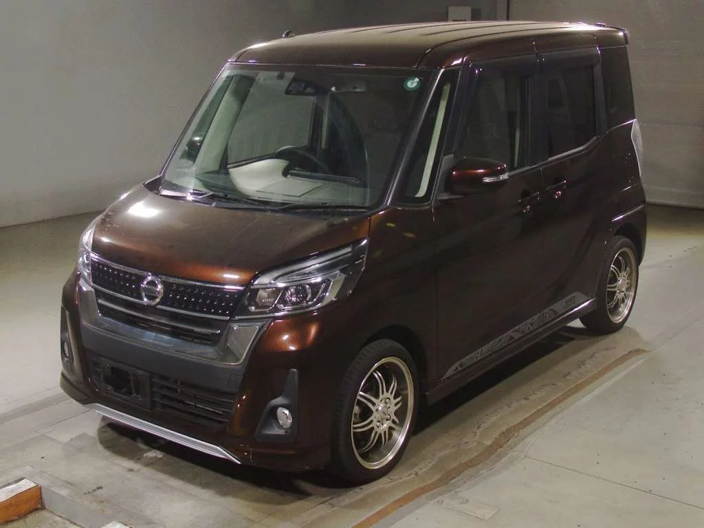 Nissan Dayz Roox  с аукциона в Японии