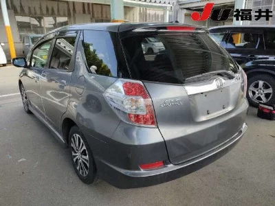 HONDA FIT SHUTTLE HYBRID