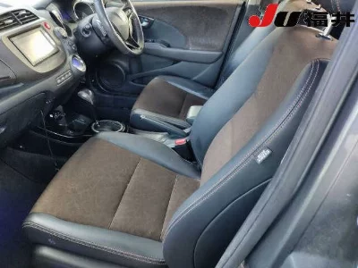 HONDA FIT SHUTTLE HYBRID