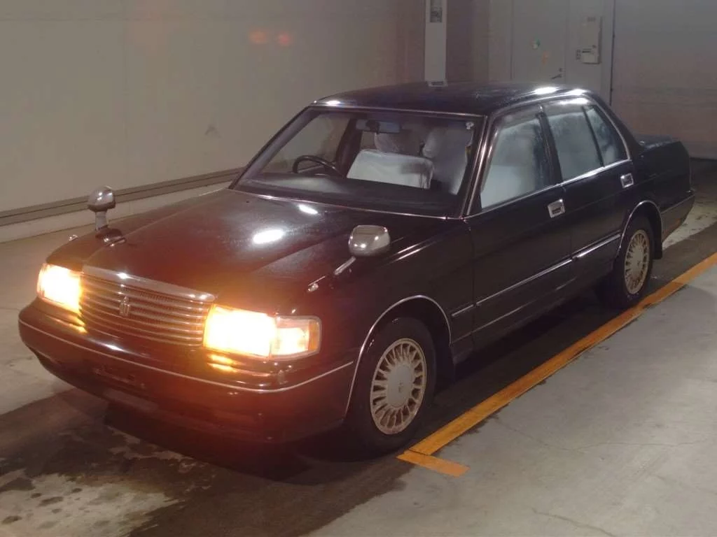 Toyota Crown  с аукциона в Японии