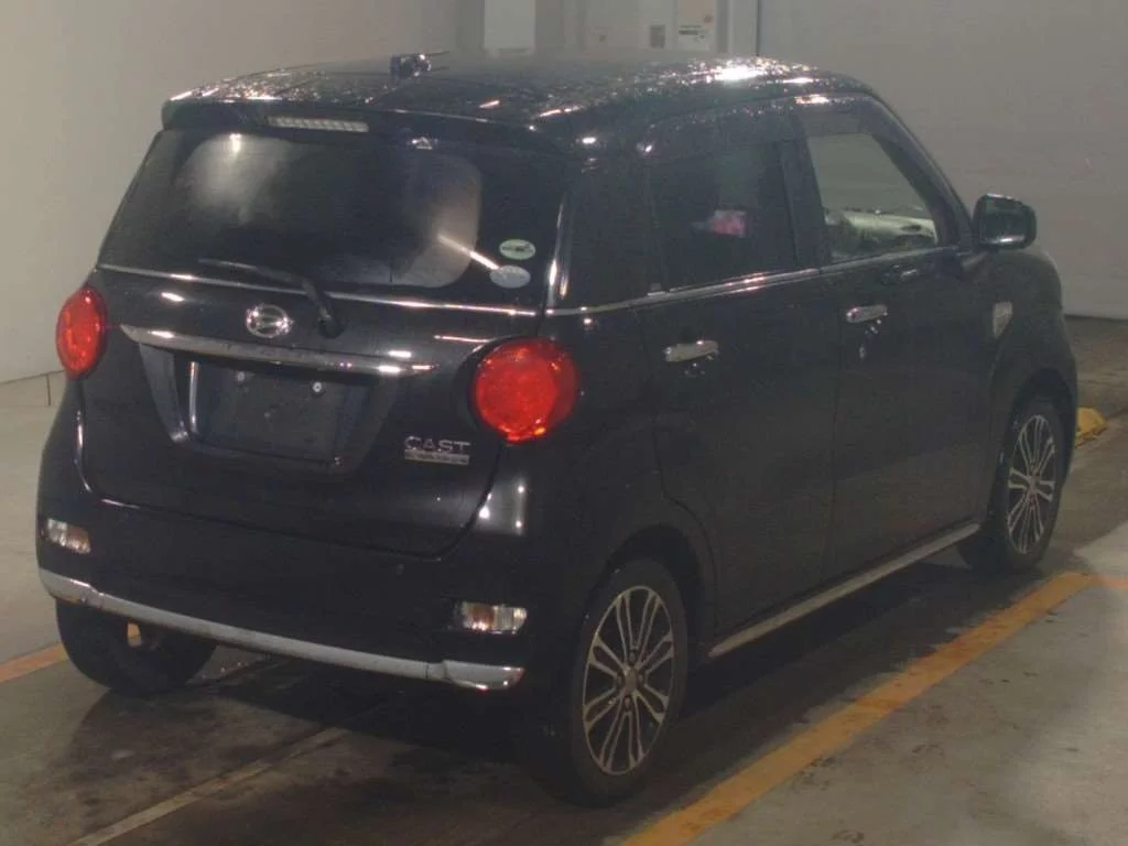 Daihatsu Cast  с аукциона в Японии