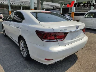 Lexus LS600h