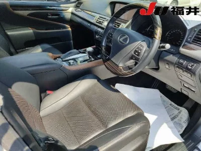 Lexus LS600h