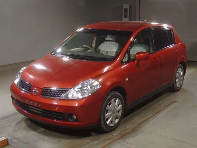 NISSAN TIIDA