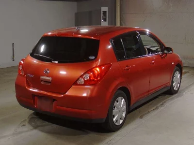 NISSAN TIIDA