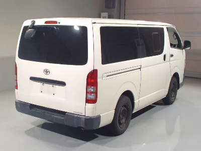 TOYOTA REGIUS VAN