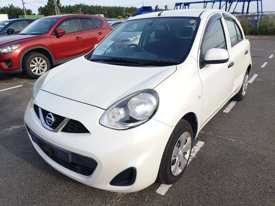 Nissan March  с аукциона в Японии