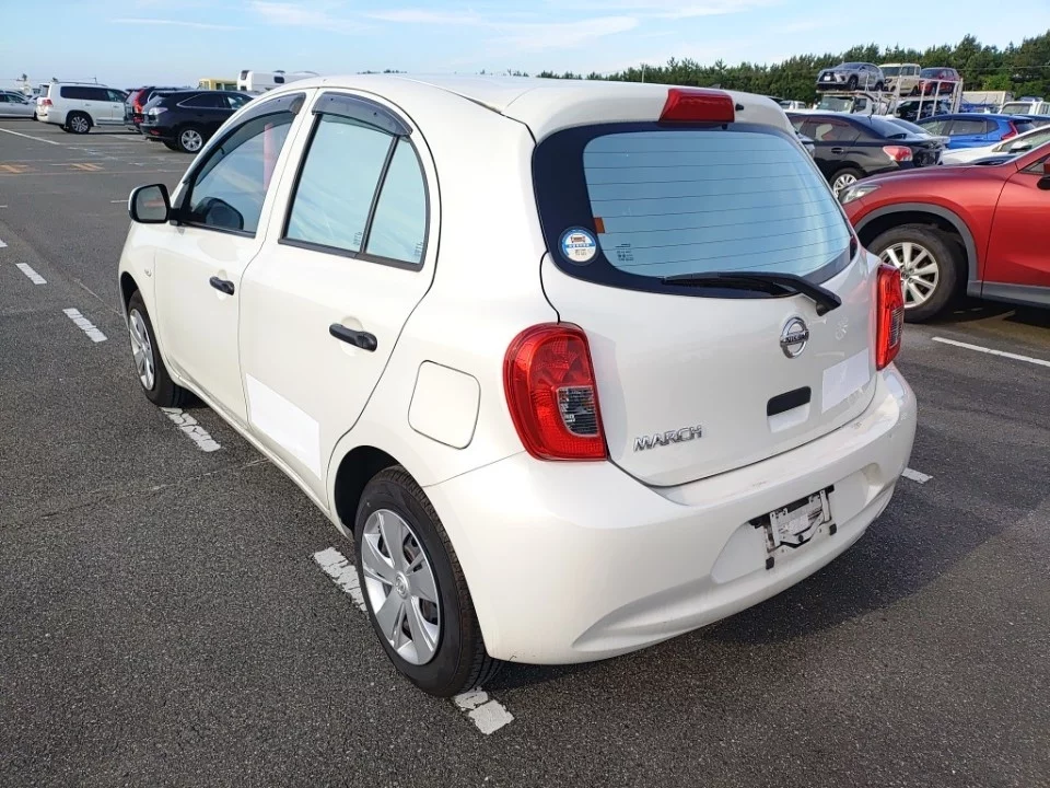 Nissan March  с аукциона в Японии