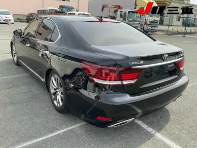 Lexus LS600h