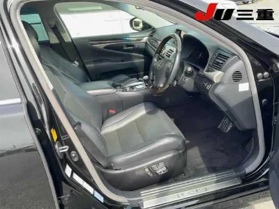 Lexus LS600h