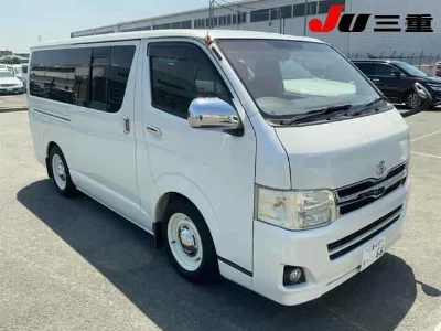 TOYOTA REGIUS VAN