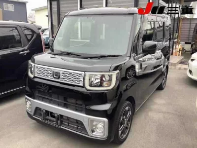 DAIHATSU WAKE