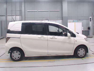HONDA FREED SPIKE