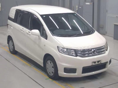 HONDA FREED SPIKE