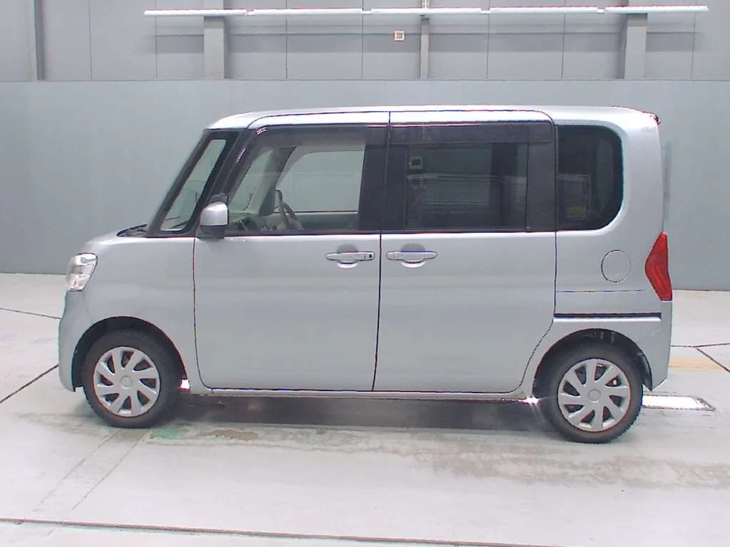 Daihatsu Tanto  с аукциона в Японии