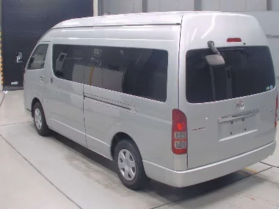 Toyota HiAce Commuter