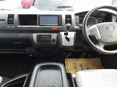 Toyota HiAce Commuter
