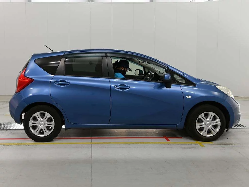 Nissan Note  с аукциона в Японии