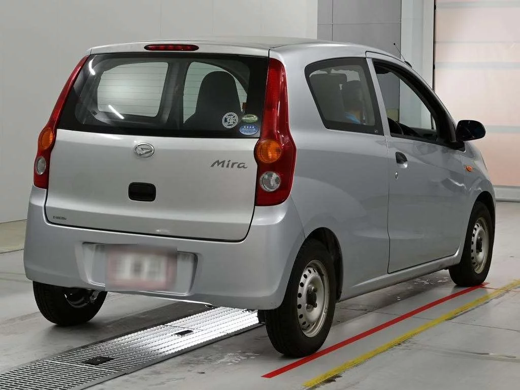 Daihatsu Mira  с аукциона в Японии