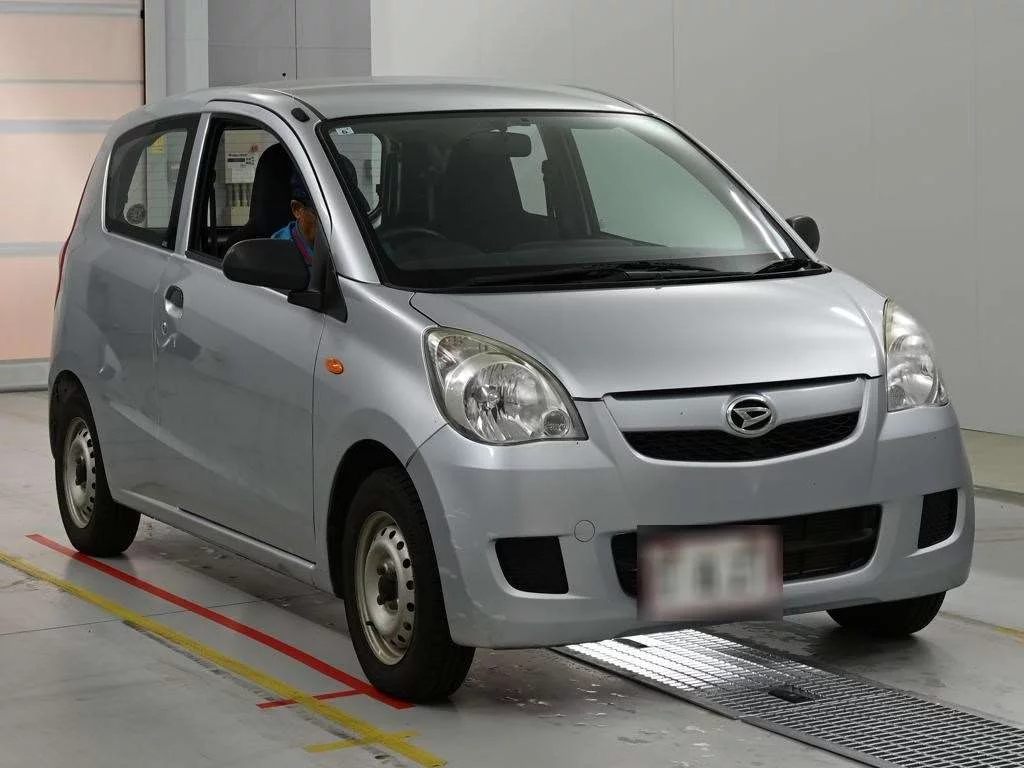 Daihatsu Mira  с аукциона в Японии