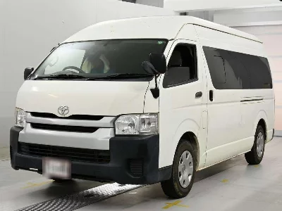 TOYOTA HIACE COMMUTER