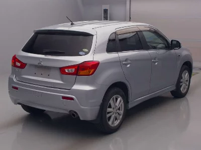 MITSUBISHI RVR