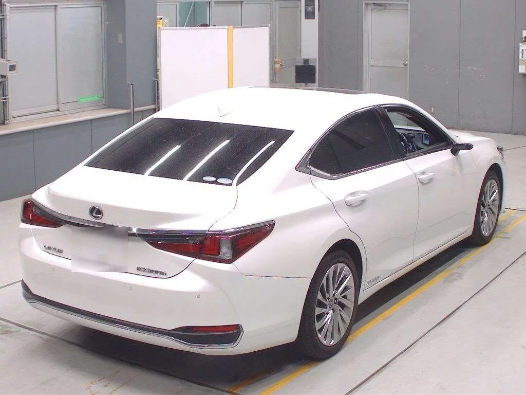Lexus ES300h  с аукциона в Японии