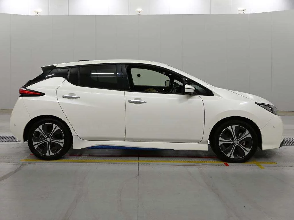 Nissan Leaf  с аукциона в Японии
