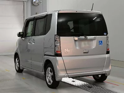 HONDA N BOX +